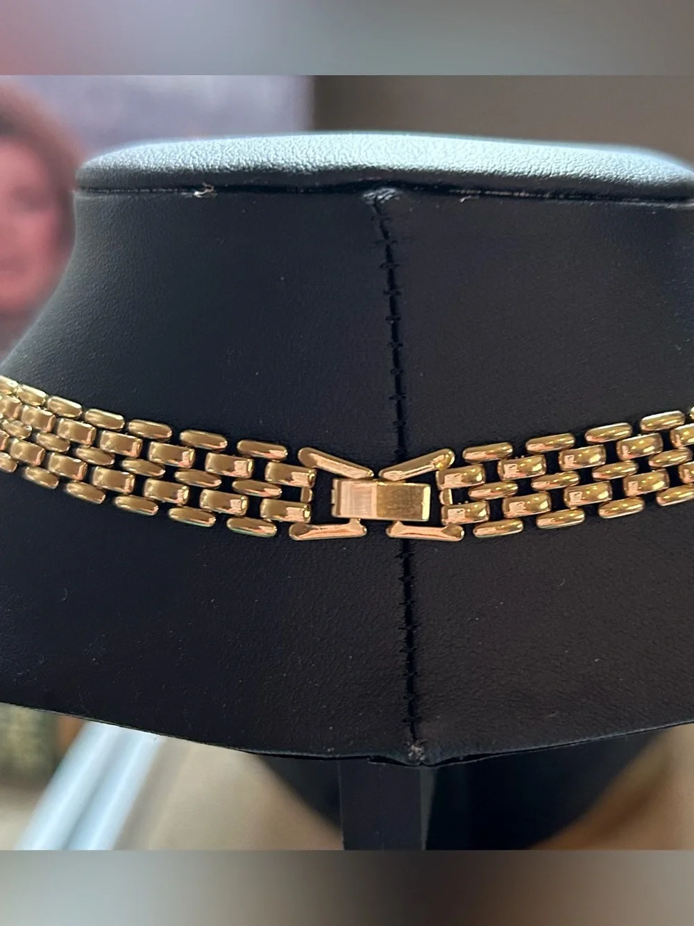 1980s Egyptian Revival Cleopatra Gold-tone Panther Link Statement Necklace - Picture 6 of 7